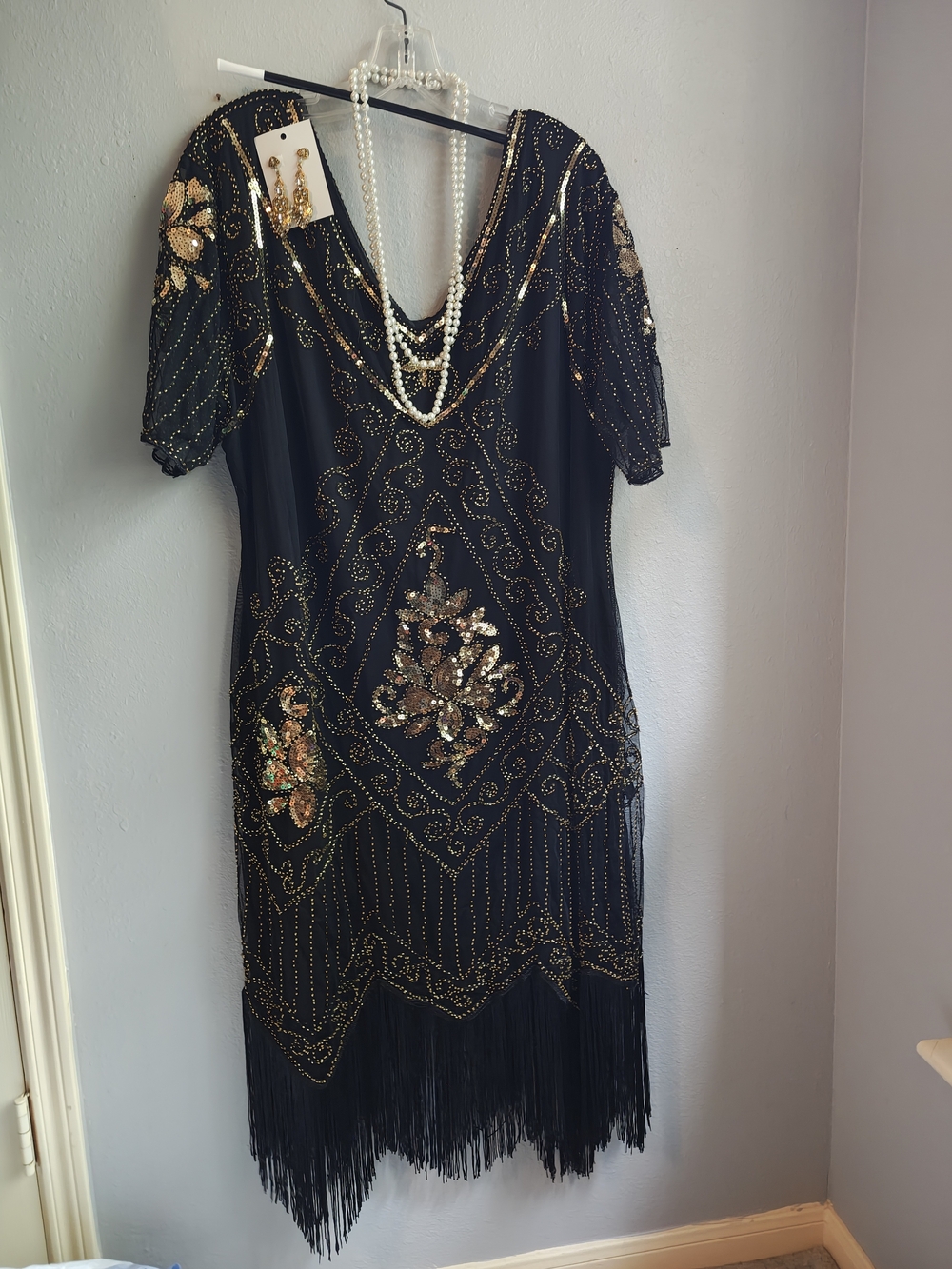 Plus Size Halloween Costume Black & Gold Beaded Flapper Dress